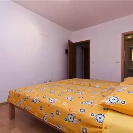 Two-bedroom 1 Apartment Rovinj
